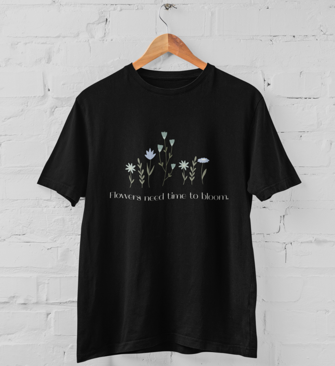 flowers l yoga t-shirt schwarz l yoga bekleidung l nachhaltig und ethischer konsum l grüne mode online shoppen