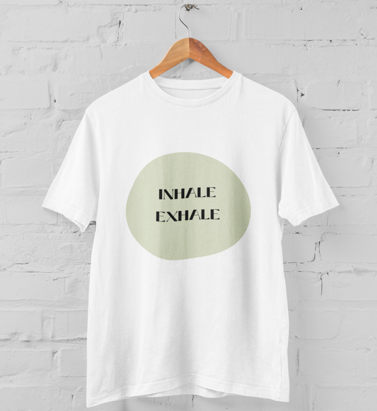 inhale exhale l yoga oberteil weiß l yoga t-shirt l schöne yoga kleidung l ethischer konsum mit veganer mode l nachhaltige mode online shoppen